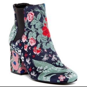 Floral Tapestry Embroidered Block Heel Booties Indigo Rd Size 10